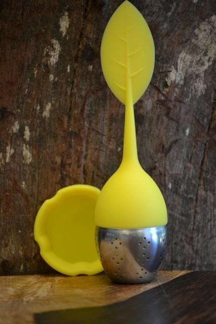 Tea Strainer in Yellow